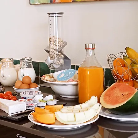 Alojamento de Acomodação e Pequeno-almoço Santa Cruz - *